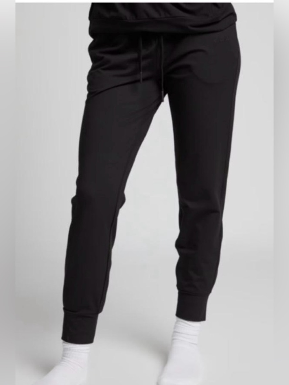 NWOT Comfrt lightweight black joggers. Womens size medium